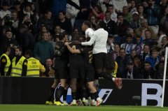 瓦伦西亚自2008年以来首次在伯纳乌取胜 继续保持良好势头